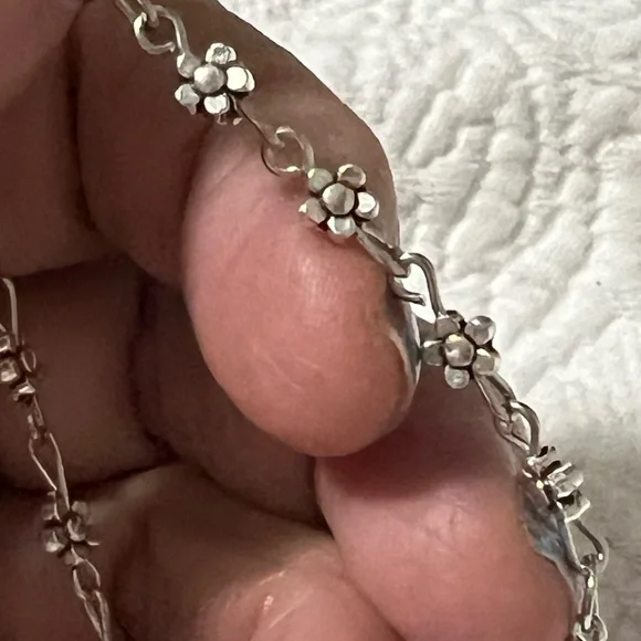 Floral anklet/Bracelet - Picture 3 of 11